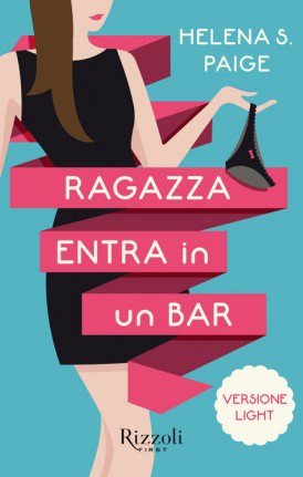 ragazza-entra-in-un-bar